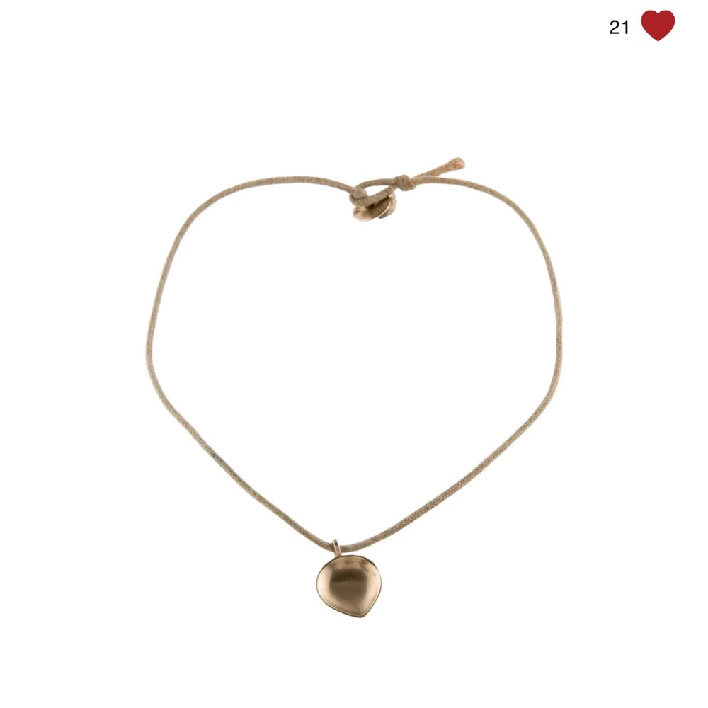 Me & Ro Rare 10K Lotus Petal Pendant Necklace in Very Good Condition - Picture 2 of 3